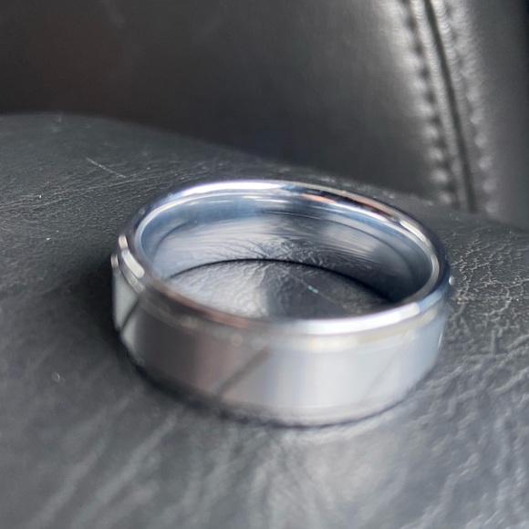 Size 11.5 tungsten ring - Picture 2 of 4